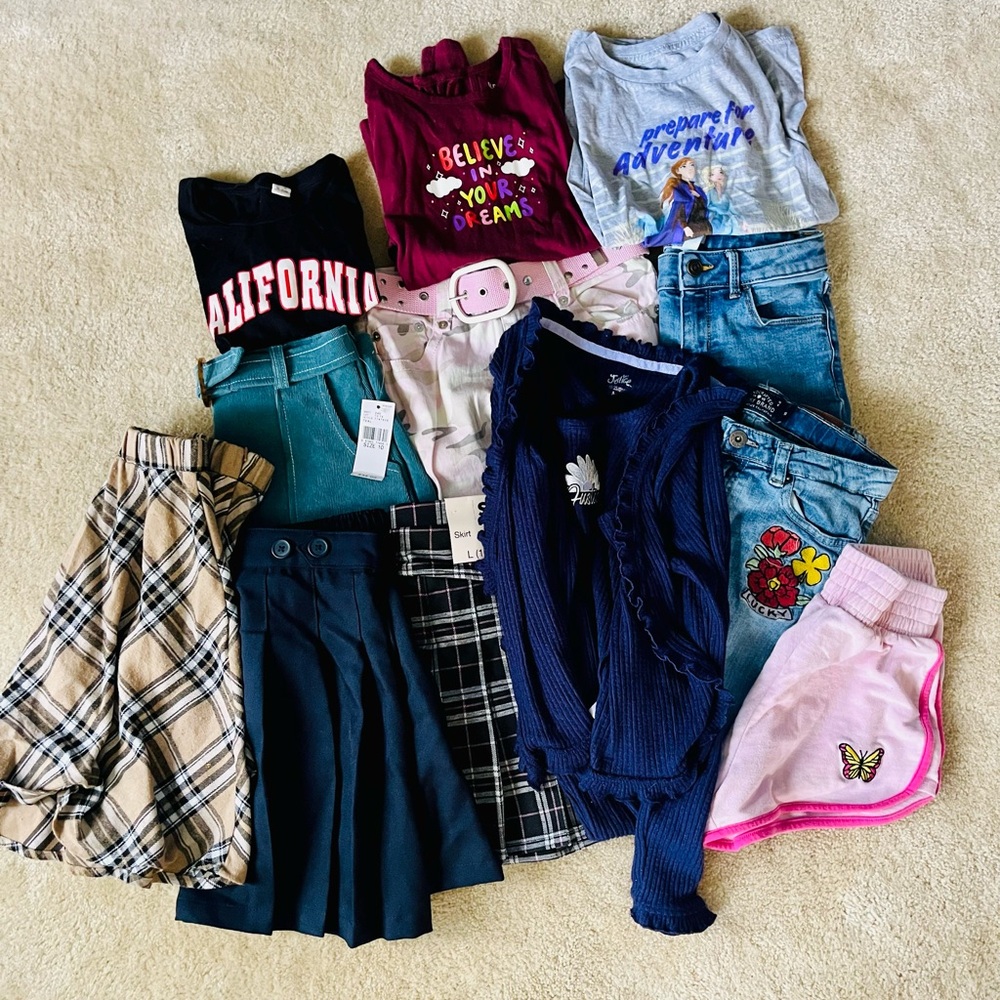BUNDLE Little Girl’s Clothes (10/12)